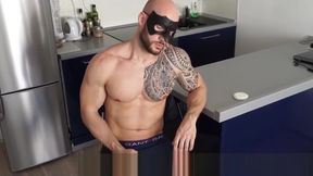 Tattooed muscle guy David Boss jacking it well until cumshot