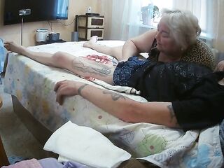 Mother-in-law Swallows Mouthful of Sexy Thick Cum