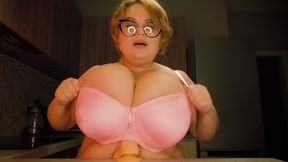 Seductive Bra-clad MILF with Glasses Makes Dildo Explode on Her Huge Chest