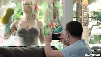 My Cleaning Lady Sucks / Reality Kings