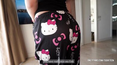 Cheating on my girlfriend with my hot Stepsis