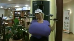 Sublime Beshine Et Ses Seins Enormes