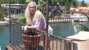 Mofos - Pervs On Patrol - Halle Von - Naughty