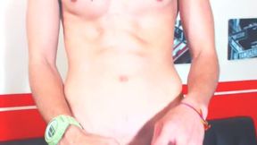 Max Leura Private Show