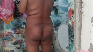 Indian bhabhi hot boobs and bath