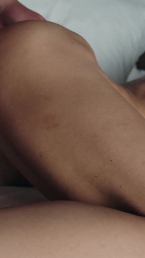 Hot Morning Sex with an Amateur Fitness Model