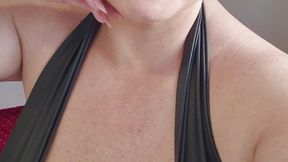 Worship this hot boobies 😋