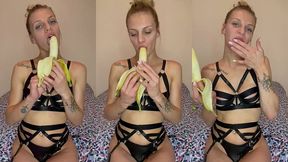 je m amuse bien avec cette banane