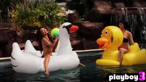 Asian MILF peels off and shows off big booty and tits