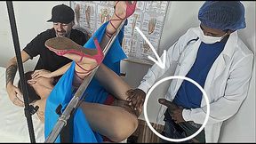 inseminada pelo m&eacute_dico dotado por tr&aacute_s do corno!