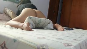 Hot brunette big ass riding her pillow to sliviate herself