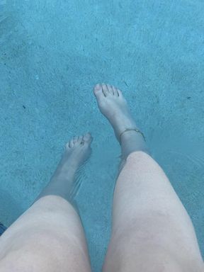 Holiday pool time