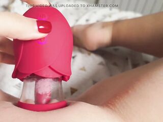 This LICKING ROSE makes me orgasm like never before! TheBadPeach