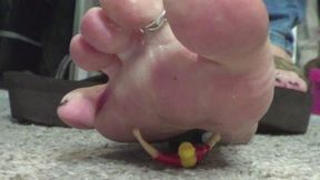 Tiny man and the flip flop giantess