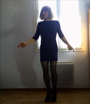 Crossdresser Faustine sexy dance.