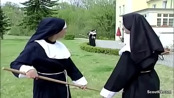 Notgeile Nonne wird vom Handwerker heimlich entjungfert