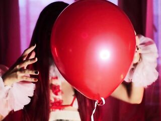 IT WILL COME AT NIGHT AND TAKE ALL YOUR JIZZ! Clown Pennywise loves DP, deepthroat and cream pie!