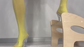 I Pee in Glasses in Yellow Stockings