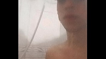 NOVINHO TOMANDO BANHO DE BON&Eacute_