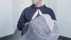 I expose my socks and soles (2025)