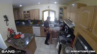 Naomi Mae Fucks Cop Responding To Her 911 Call