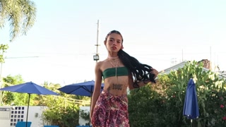 Teen footjob makes giant cock cum on the feet