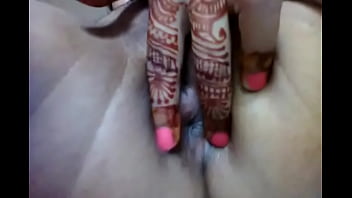 Newly married bhavna showing her chut before getting fucked.