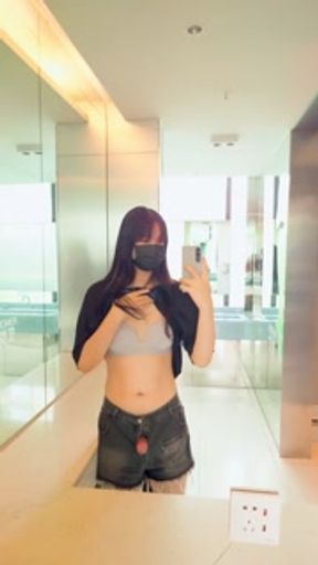 Hot Jeans &amp; T-shirt Transgirl Masturbate In The Public Toilet