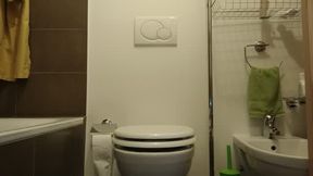 spied while going to the toilet