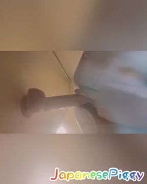 ☆おでぶがディルドで遊んで潮吹き遊び... Play with a dildo/I put out a lot.  tide