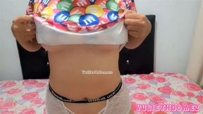 ME MASTURBO Y TOCO MIS RICAS TETAS