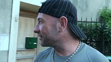 Daddy XXL fucked bareback by Straigth arab and creampied
