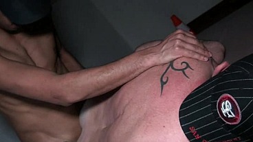 Daddy XXL fucked bareback by Straigth arab and creampied