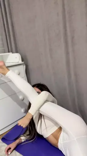 Tattooed 18yo brunette teases and masturbates in the bathroom