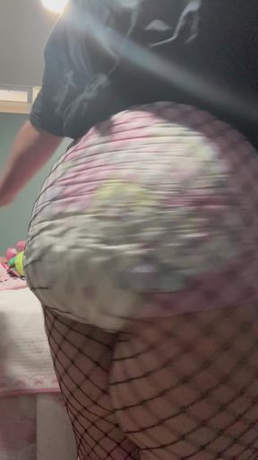 Diapered chubby princess gets her butt wiped