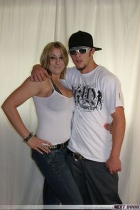 Slim and Amy pulling at the strings, it's so hot