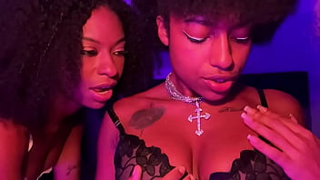 Filme Lesbico com tres negras lindas safadas e cheias de tes&atilde_o