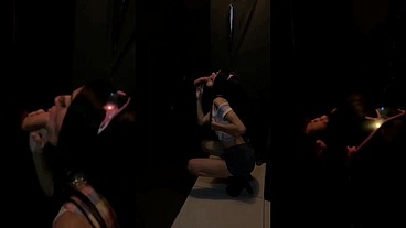 Brincadeira safada no glory hole com o Carmona Oficial