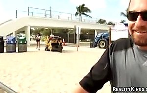 Super hot banging babe vids of personal beach trainer getting ...