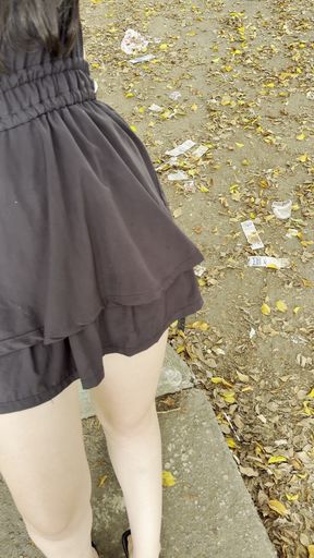 Colombian Girl Masturbates in Public on the Street