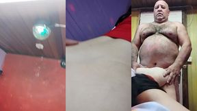 essa novinha sempre ta com o rabo pegando fogo mas ela sabe que o veioo resolve essa parada
