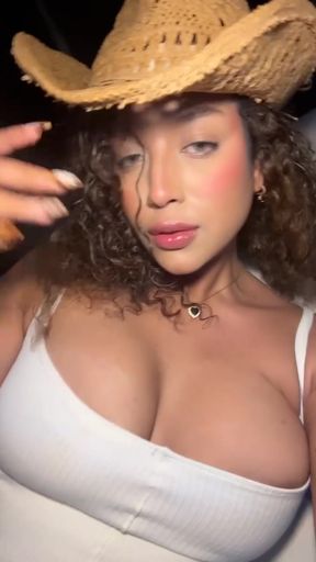 LATINA BIG TITS BOOBS - CUTE AMATEUR TEEN SHOWS OFF HER ASSETS
