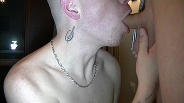2209 Leo baisé par un beau blond de 22 ansLEO se fait baiser par un beau ...
