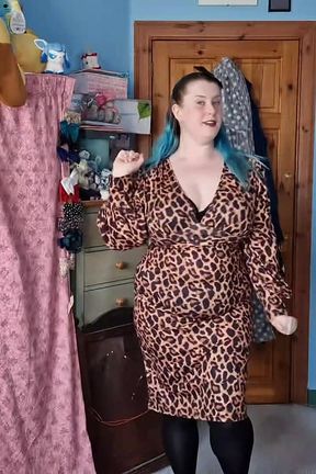 Strip Show, Toy Show &amp; BJ - Solo Girl