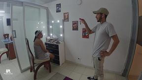 padrastro cachondo de gran polla recibe una mamada fantastica de su hijastra cuando su madrastra no esta en casa. historia completa