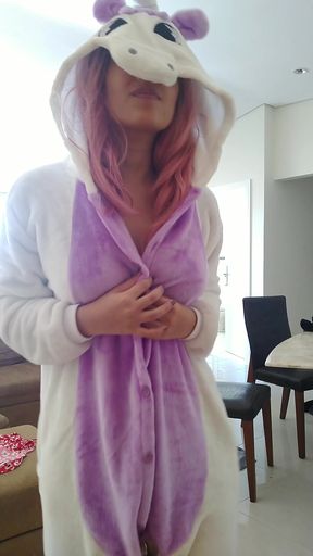 Sparkling sorority sister gets creampied by her jock boyfriend