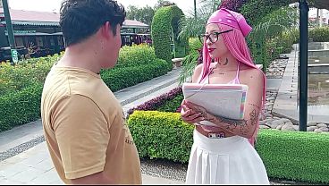 Mia Fenix la pol&iacute_tica que promete follar y porno a sus seguidores