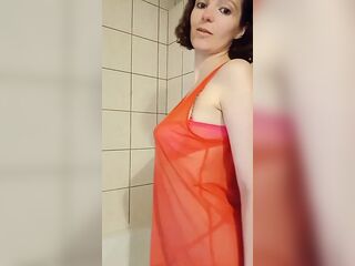 The nice-looking nasty cutie plays
