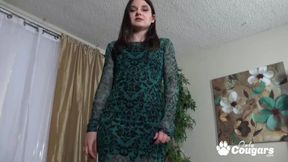 Amy Faye Plays With Her Pretty Hairy Pussy
