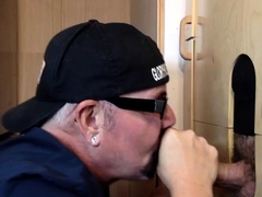 Moustache amateur deepthroating